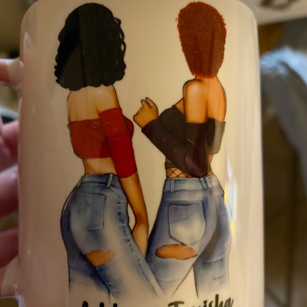 Meet your Posher’s, Ash and Tee, 2 besties with 👌 taste